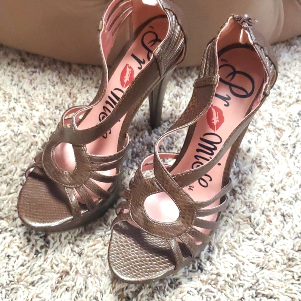 Promise 💋 Brown Snakeprint Heels NWOB